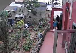 Imagen del robo con violencia en la vivienda de la víctima.