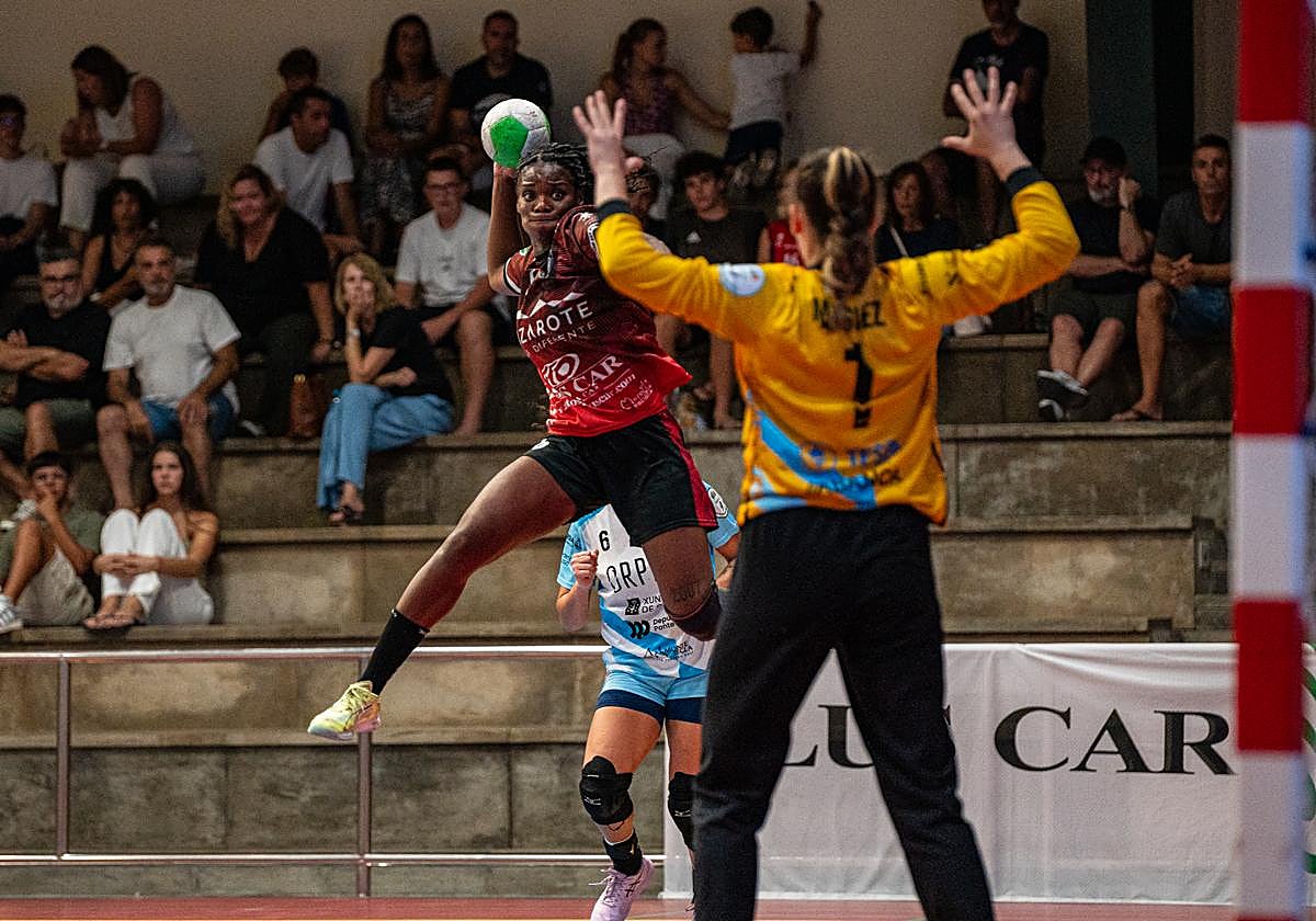 Imagen del encuentro entre el Zonzamas y el Mecalia Atlético Guardés.