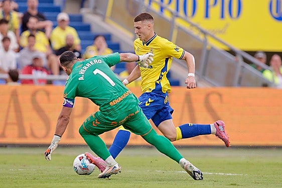 Lukovic frente a Herrero.