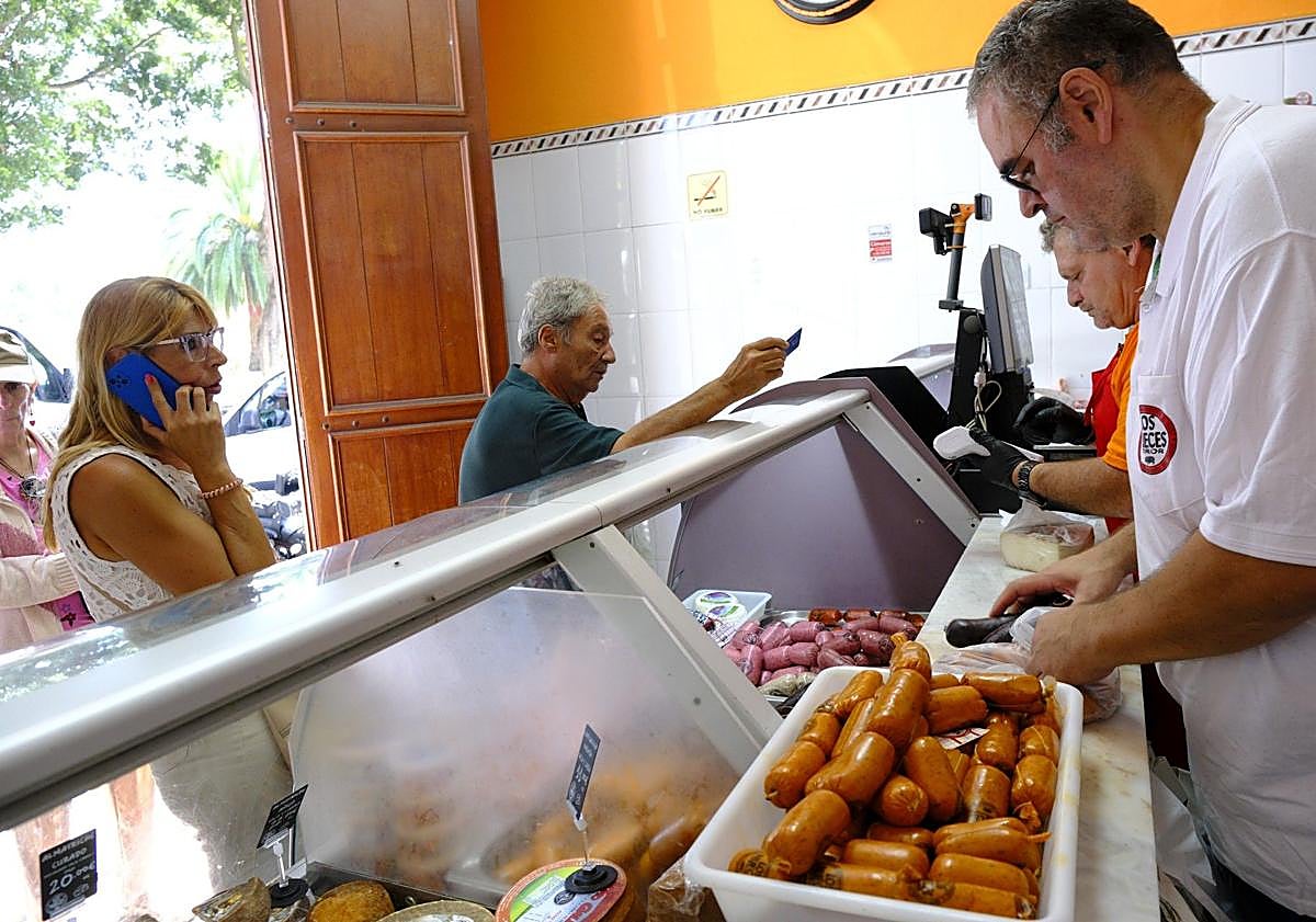 Imagen principal - Los Nueces: cinco generaciones de tradición choricera en Teror