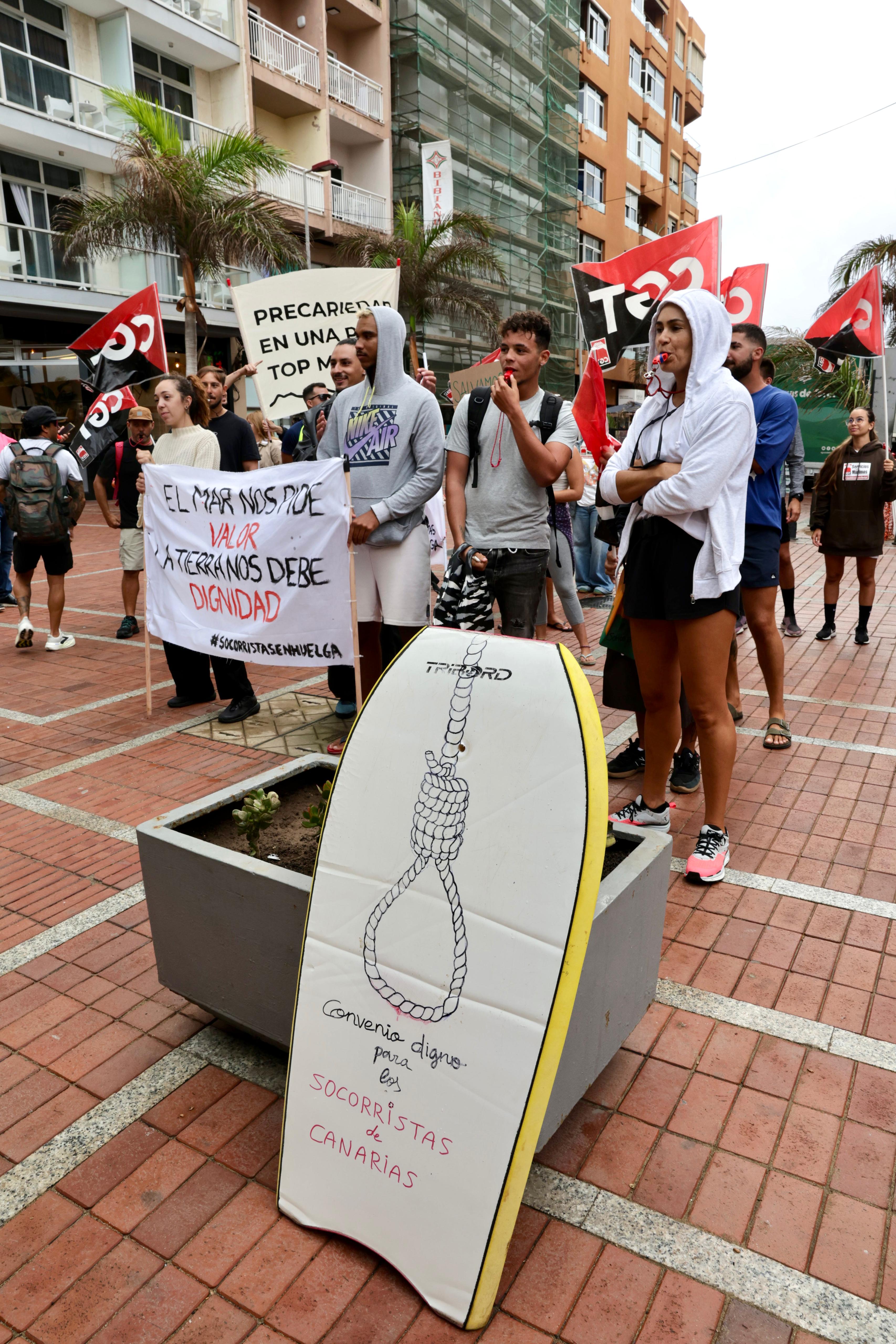 Protesta de los socorristas en Las Palmas de Gran Canaria