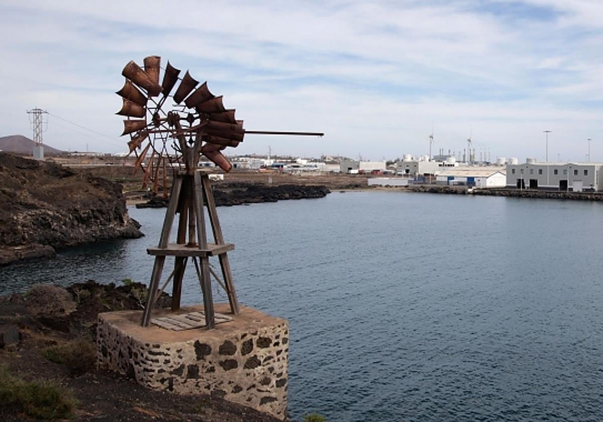 Molino que se restaura.