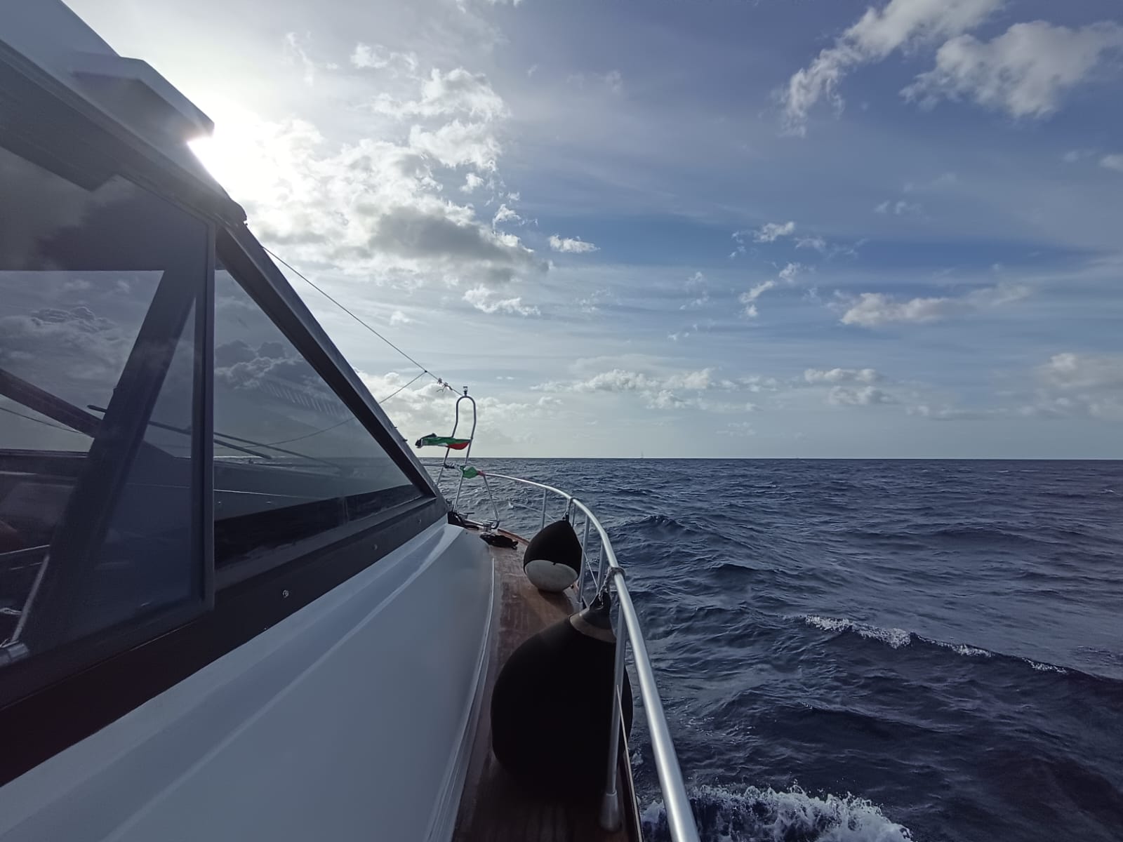 Imagen secundaria 2 - Imágenes desde el barco donde viaja Bianca Milacic