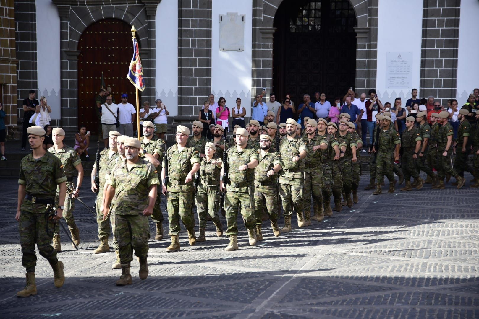 El Ejército de Tierra ensaya el desfile que protagonizará en Teror