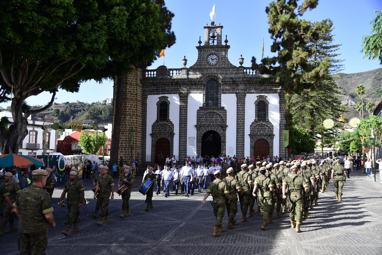 El Ejército de Tierra ensaya el desfile que protagonizará en Teror