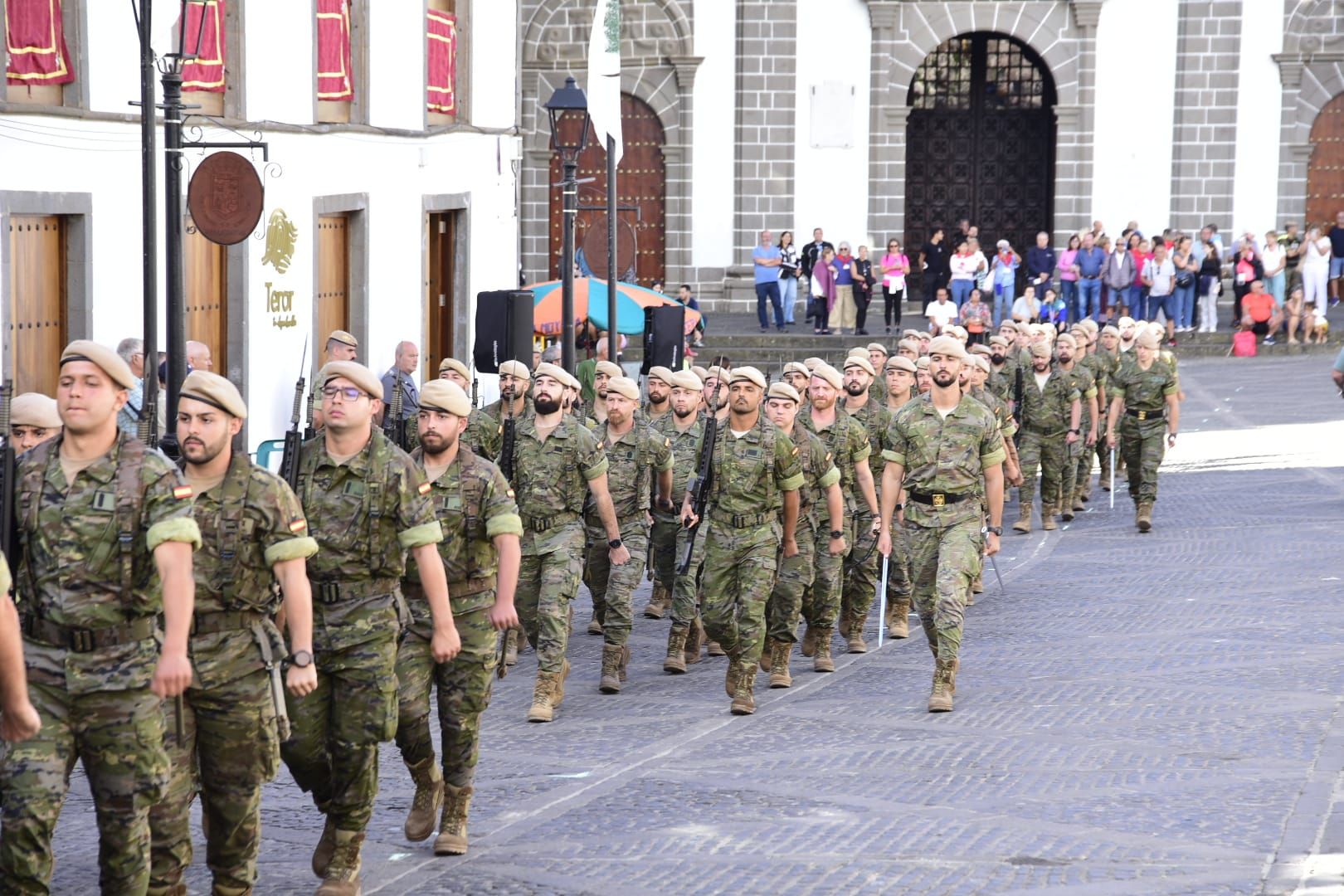 El Ejército de Tierra ensaya el desfile que protagonizará en Teror