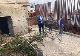 Visita de la alcaldesa y concejales a la Casa de Matos tras su adquisición, en febrero de este año.