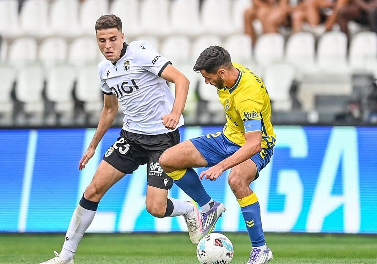 Loiodice, en una acción en el centro del campo.