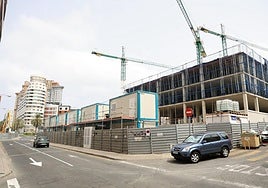 Imagen del edificio que se levanta en plaza de América.