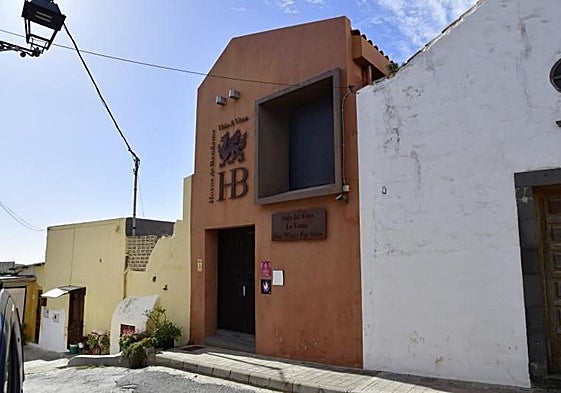 Fachada de la bodega situada en el caserío de Bandama incluida en los bienes subastados