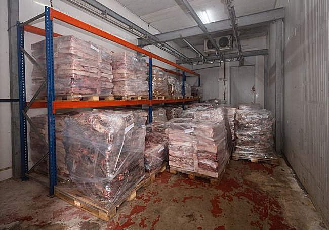 Cámara de frío para los residuos que genera el Matadero y que son mandados a la península.