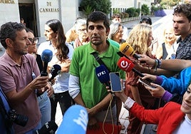 Moisés García ha recibido como un pequeño alivio este aplazamiento del desahucio de su vivienda.