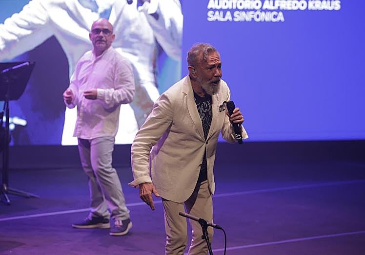 Rafa Sánchez, durante su actuación previa al concierto que protagoniza este jueves en el Auditorio Alfredo Kraus.