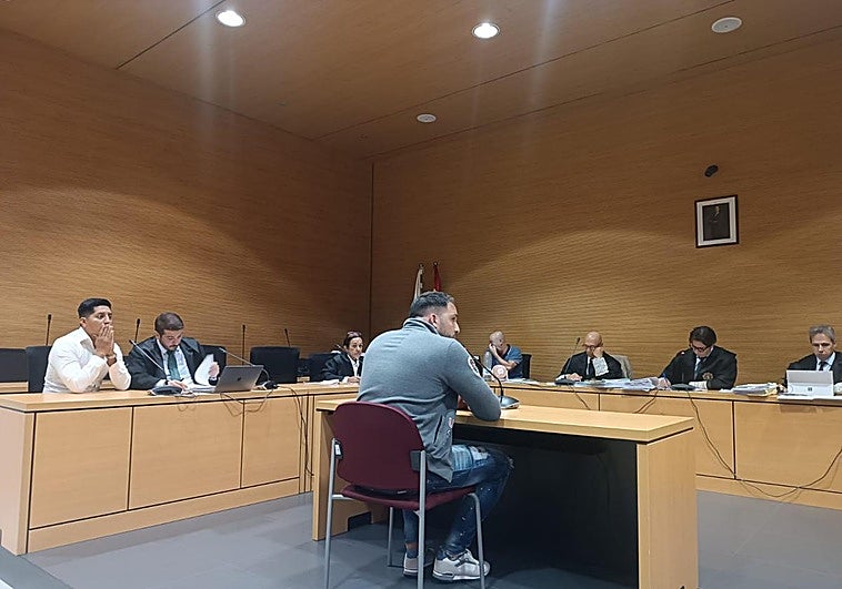 Imagen de Suso Olivares, exconcursante de 'La isla de las tentaciones' prestando declaración.