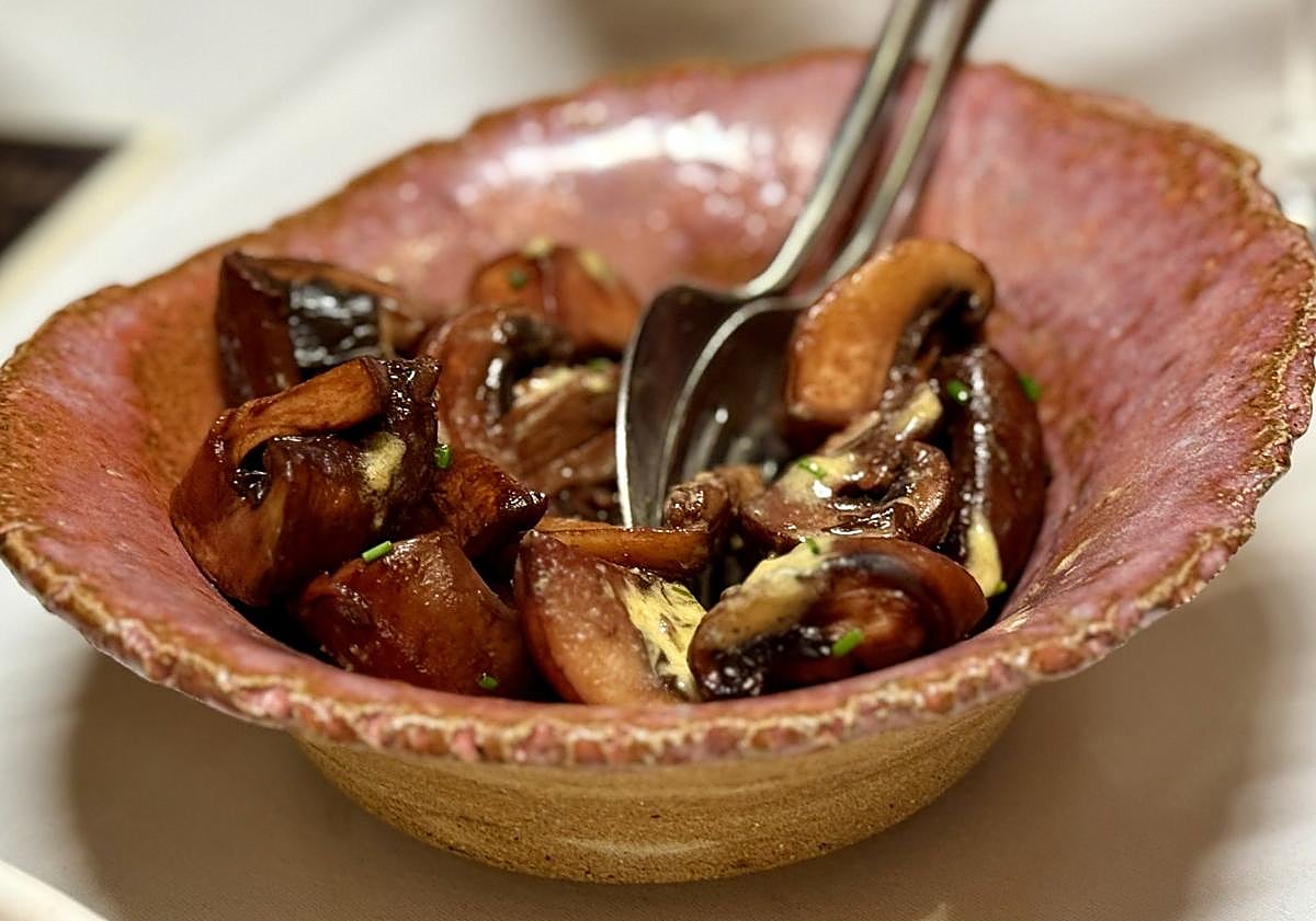 Imagen principal - Champiñones, langostinos y jamón