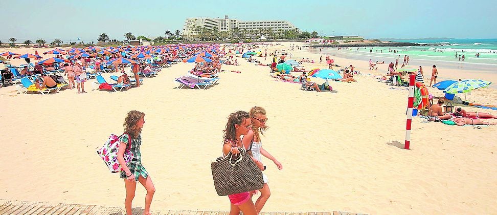 Turistas a bordo, residentes al borde