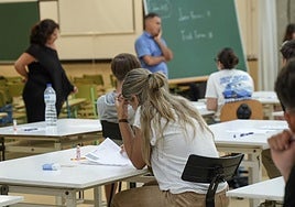 Estdiantes en un examen de la selectividad en junio de este año en la ULPGC.
