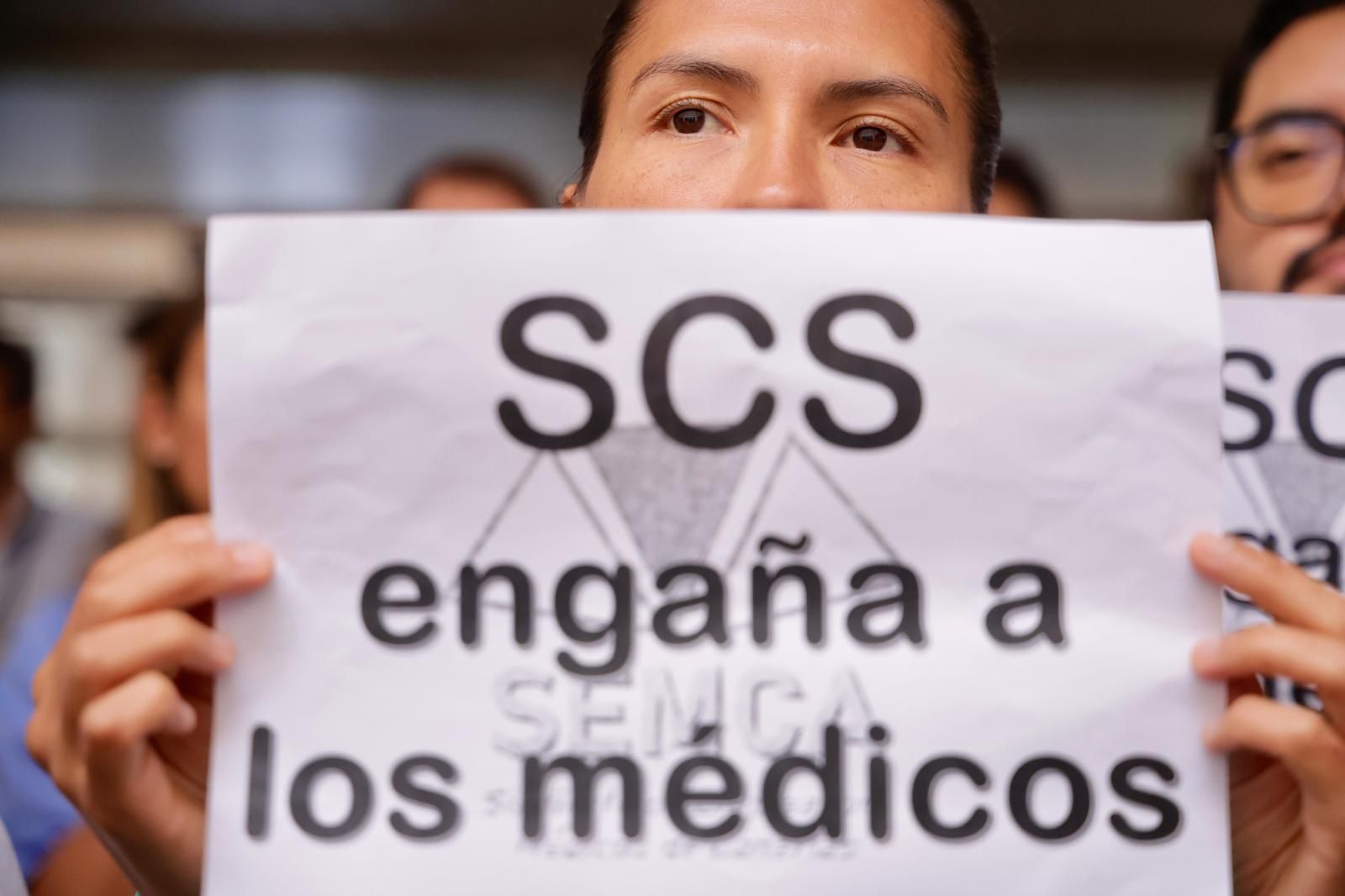 Los médicos protestan contra el SCS por las oposiciones