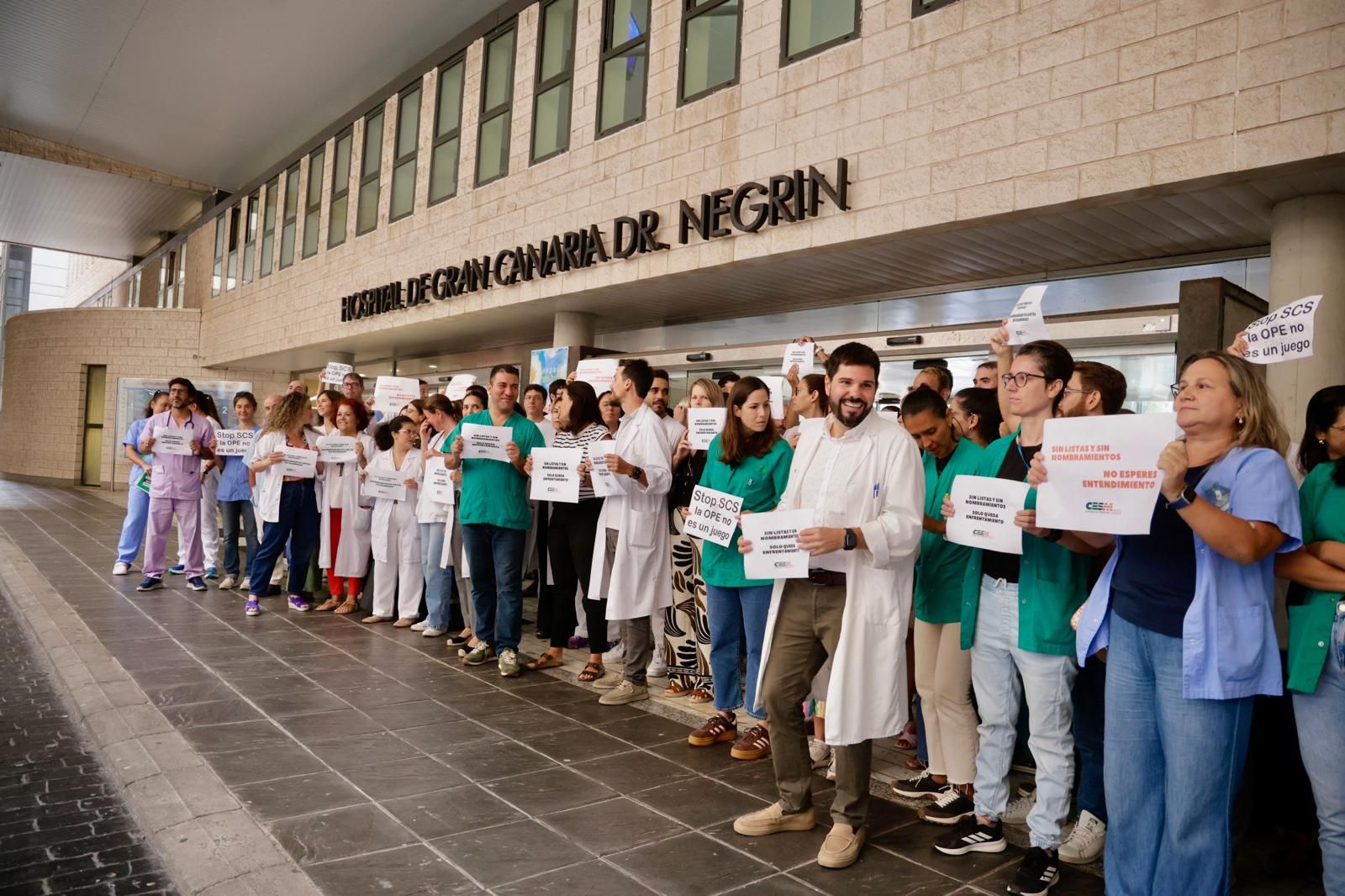 Los médicos protestan contra el SCS por las oposiciones