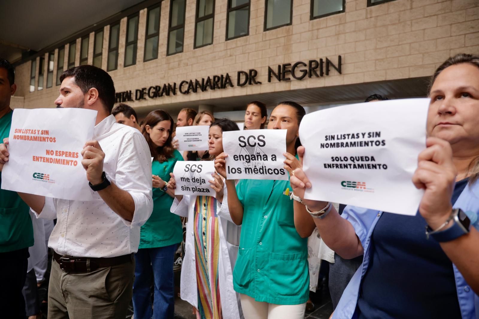 Los médicos protestan contra el SCS por las oposiciones