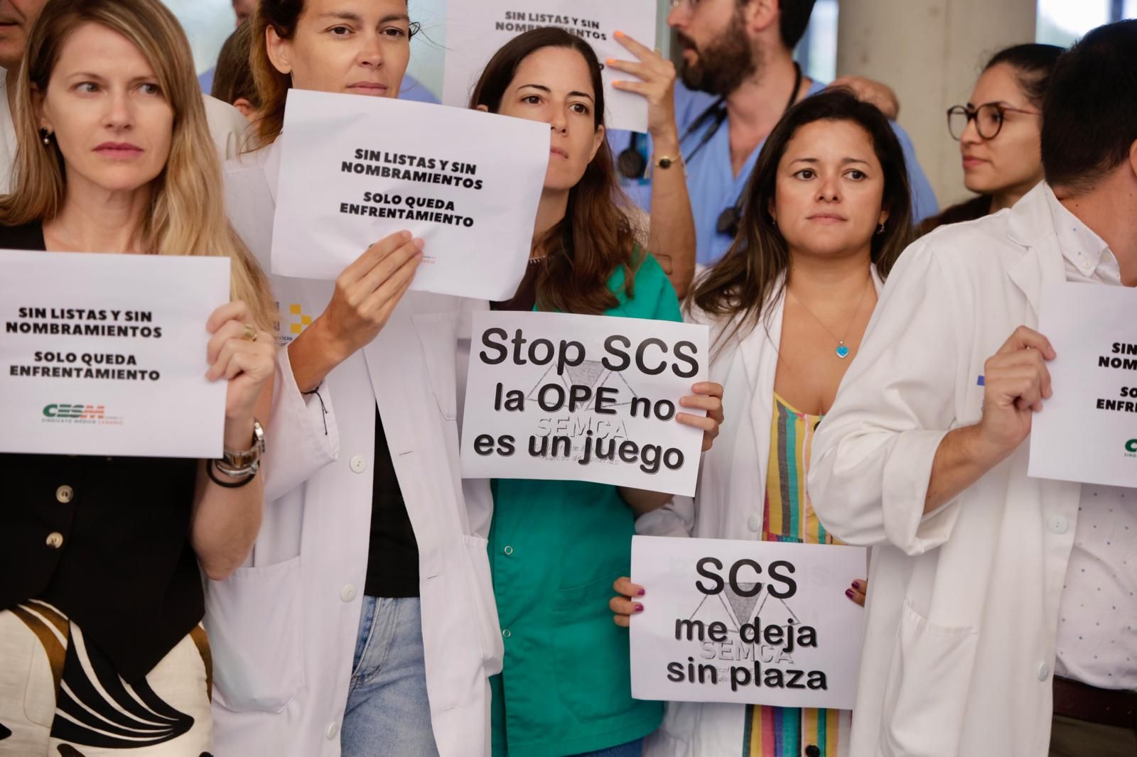 Los médicos protestan contra el SCS por las oposiciones