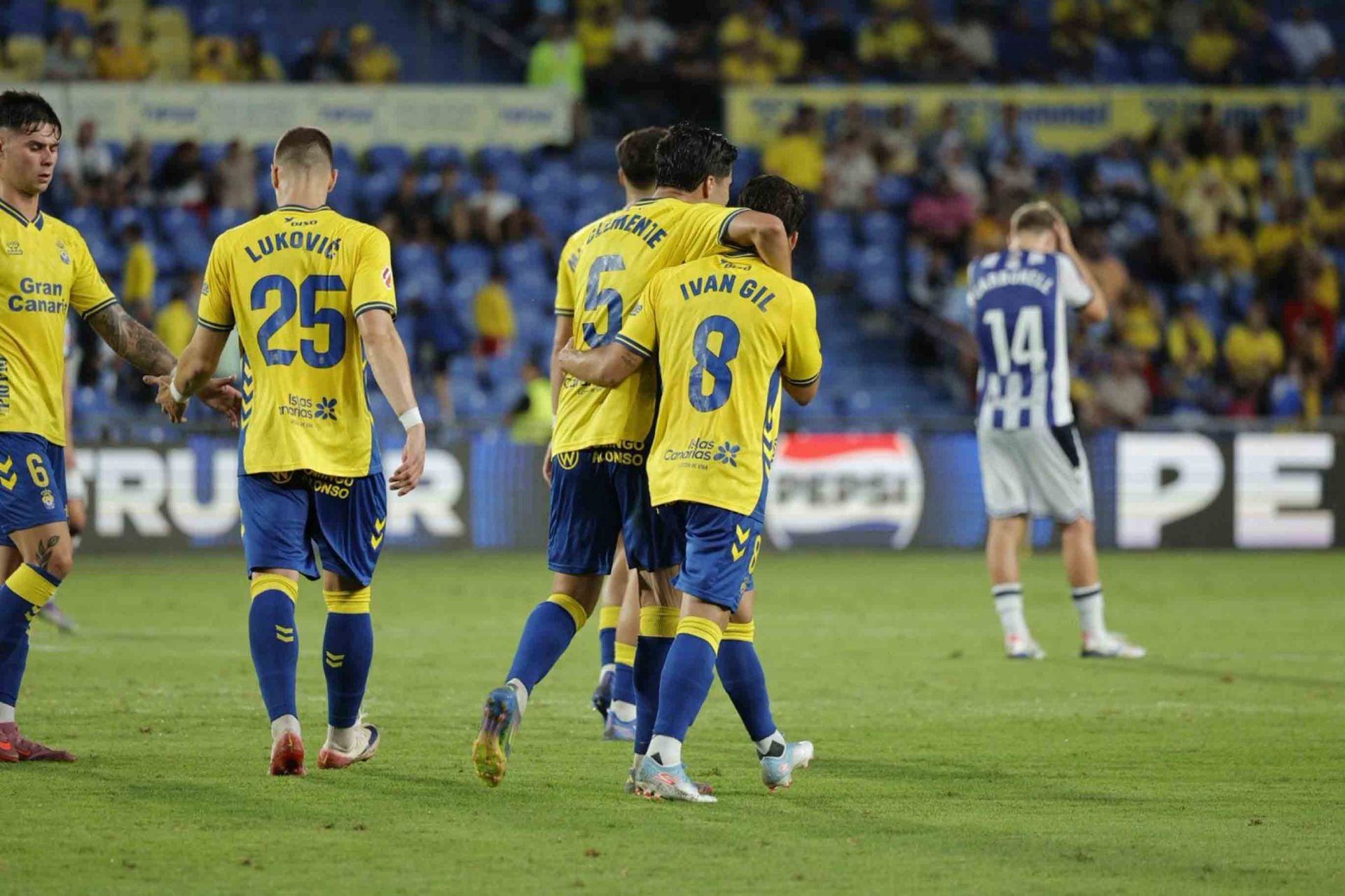 UD Las Palmas ante la Real Sociedad B, en imágenes