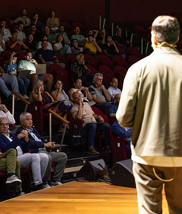 Imagen secundaria 2 - Federación Interinsular de Fútbol de Las Palmas, un proyecto de presente y no solo de futuro