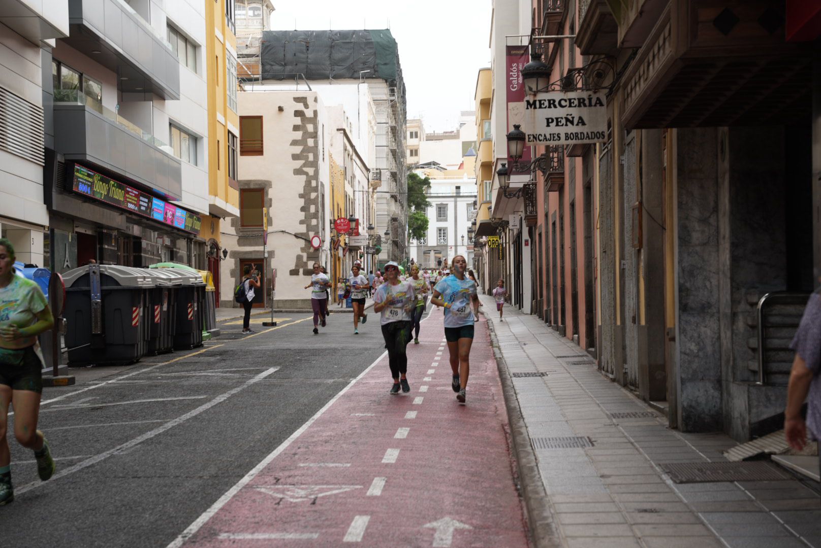 Un arcoíris de solidaridad en la Rainbow Familia Gran Canaria