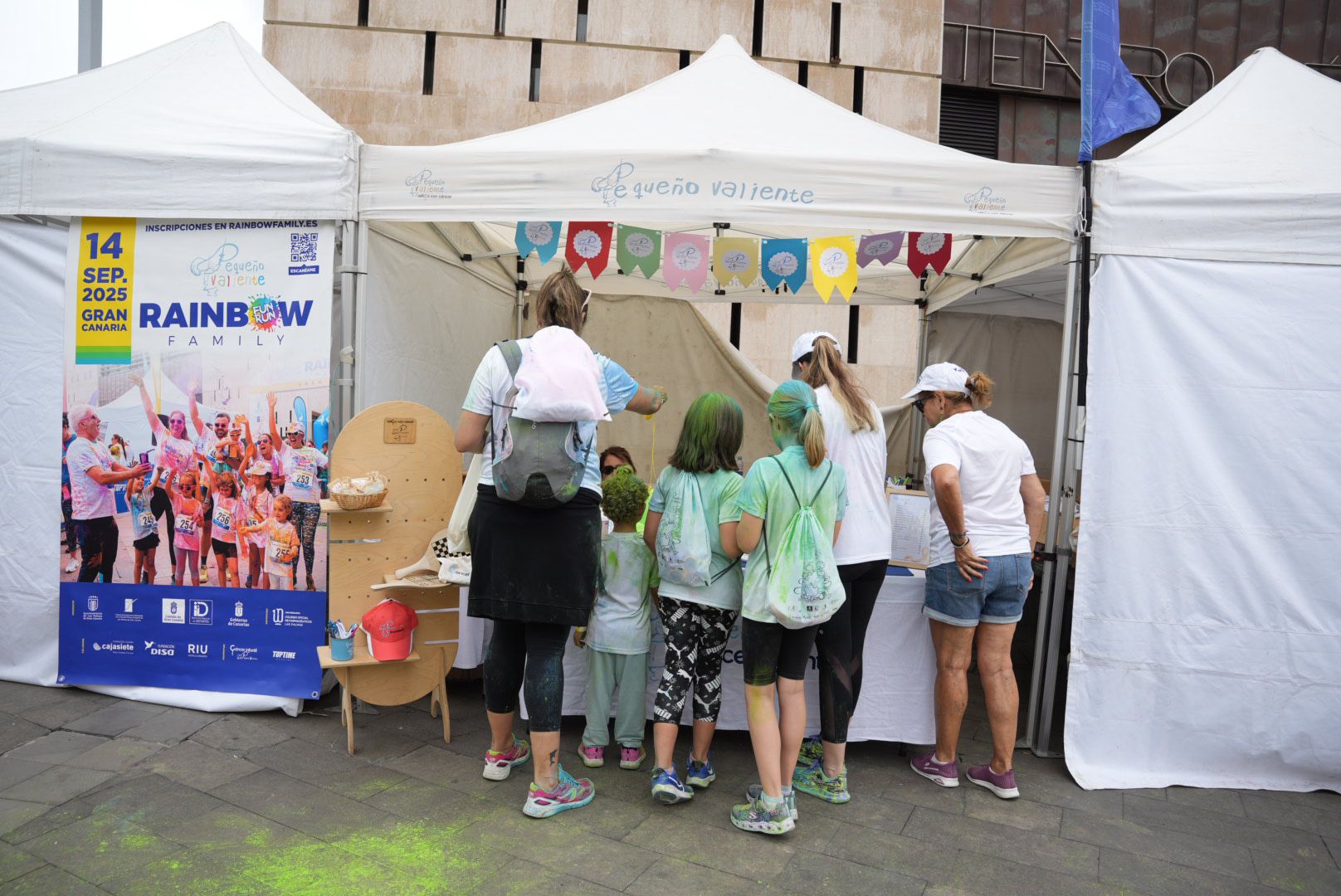 Un arcoíris de solidaridad en la Rainbow Familia Gran Canaria