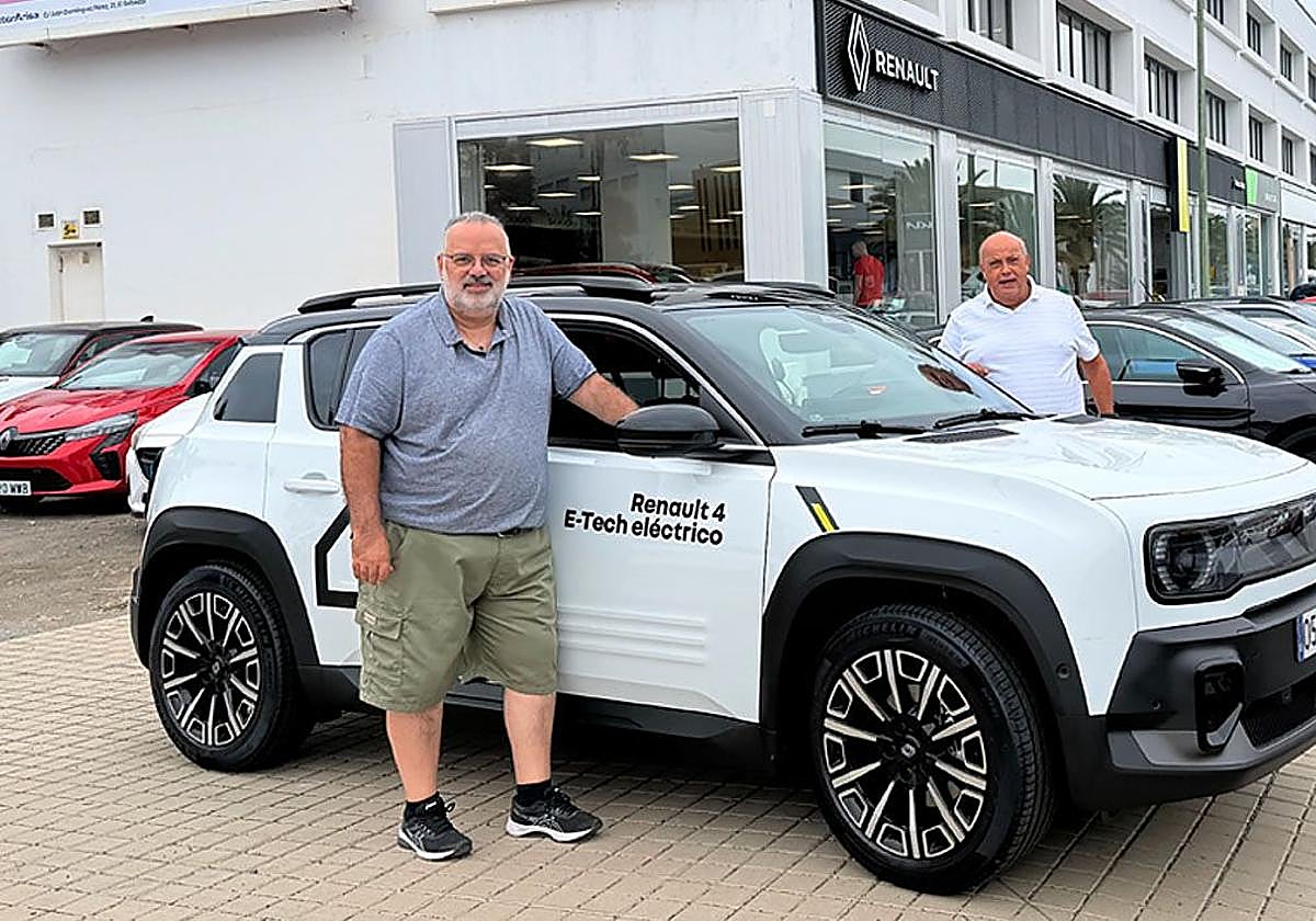 Juan Carlos de Felipe y Teo Vega, con su nueva montura.