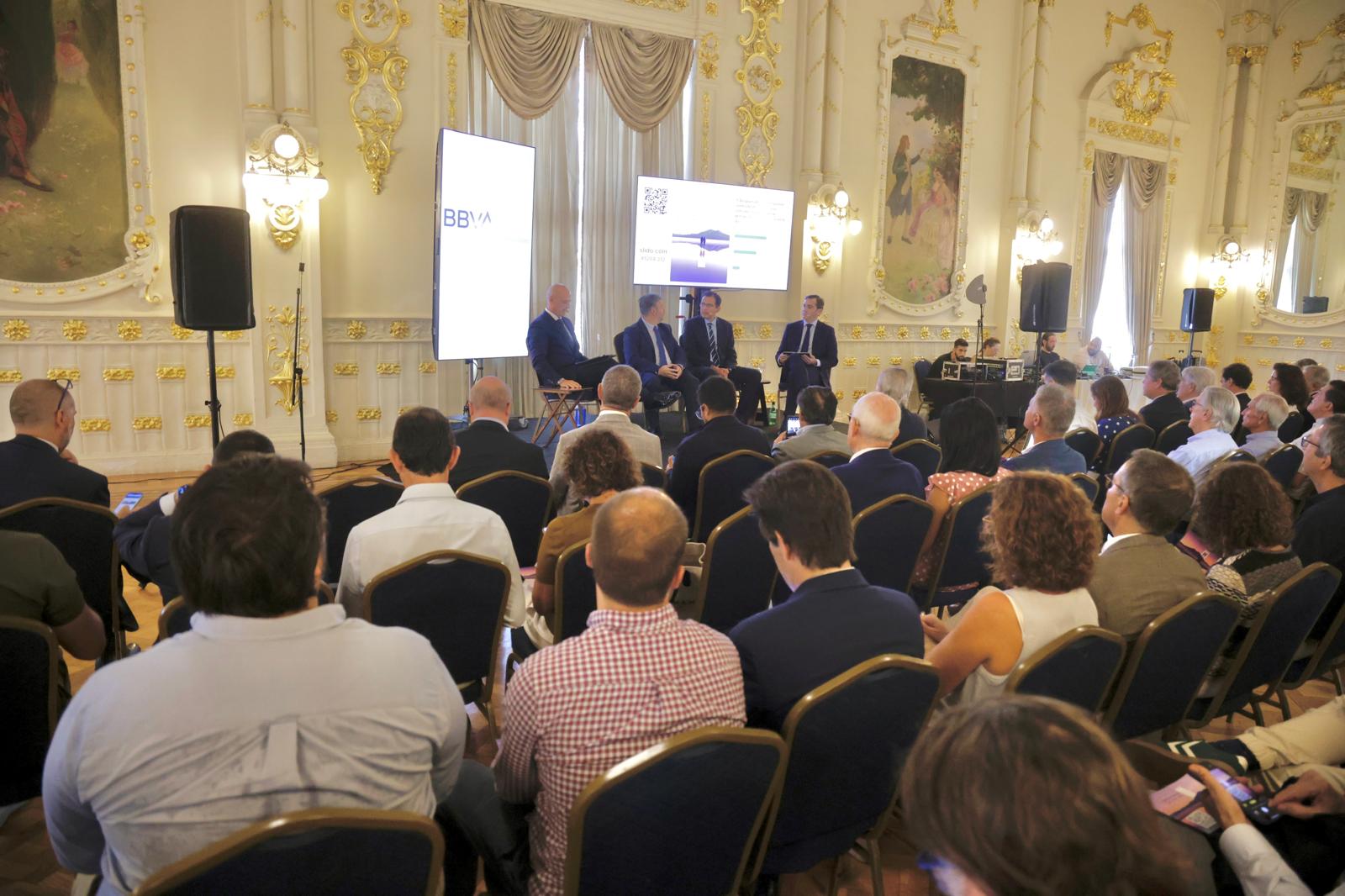 BBVA analiza cómo invertir en un nuevo entorno económico