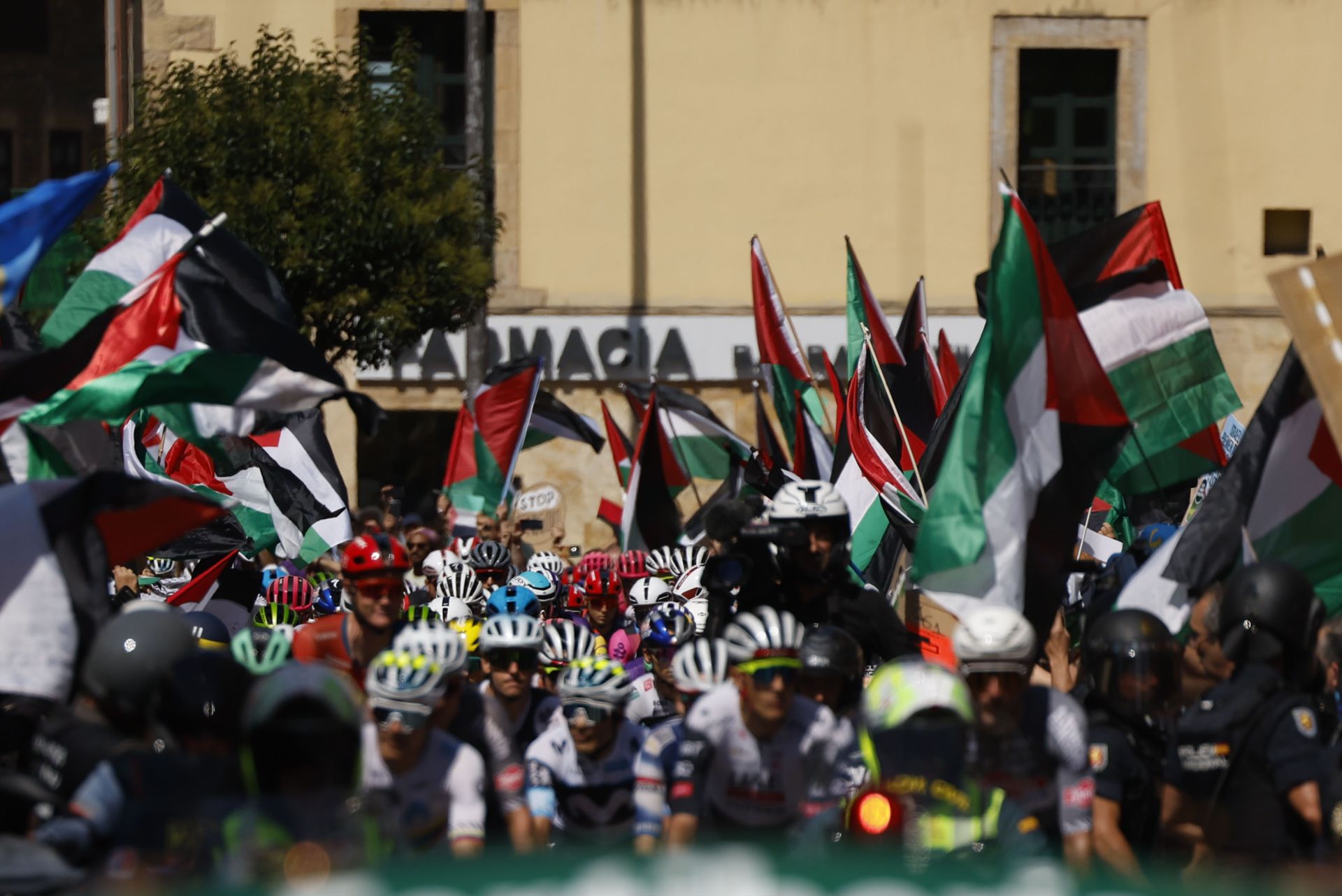 Políticos en bicicleta