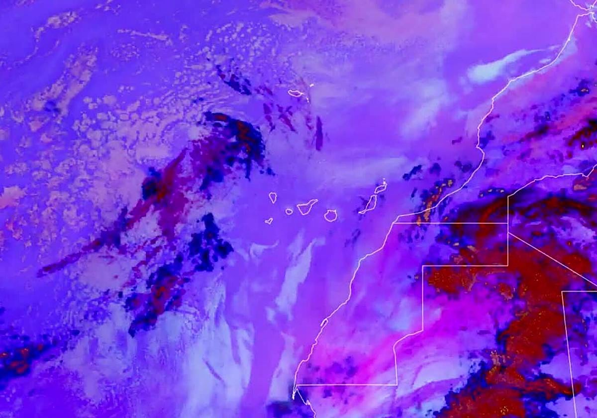 Así se ve desde el espacio la calima sobre Canarias: aire irrespirable y hasta 36 ºC