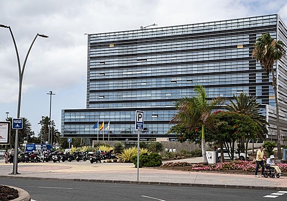 Fachada del edificio de la Ciudad de la Justicia.