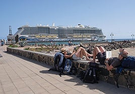 Actividad crucerística en Puerto del Rosario.