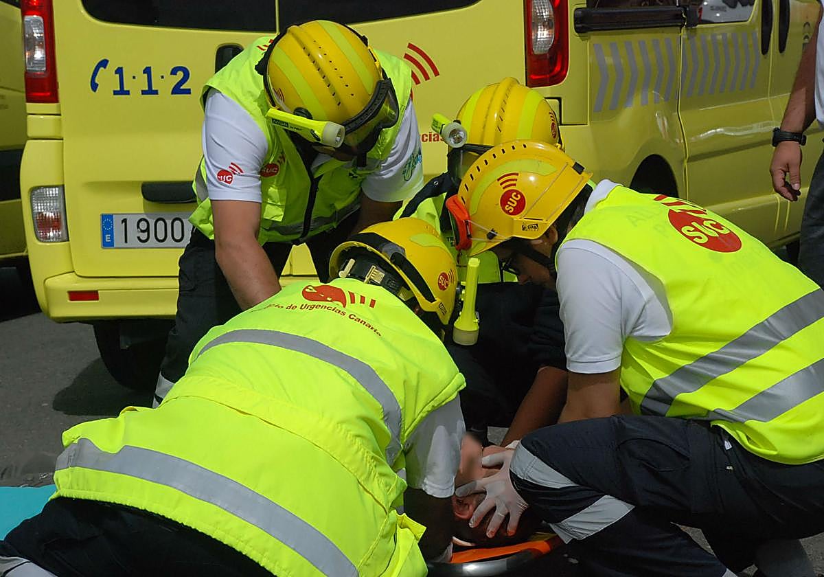 Personal del SUC dcurante una reanimación.