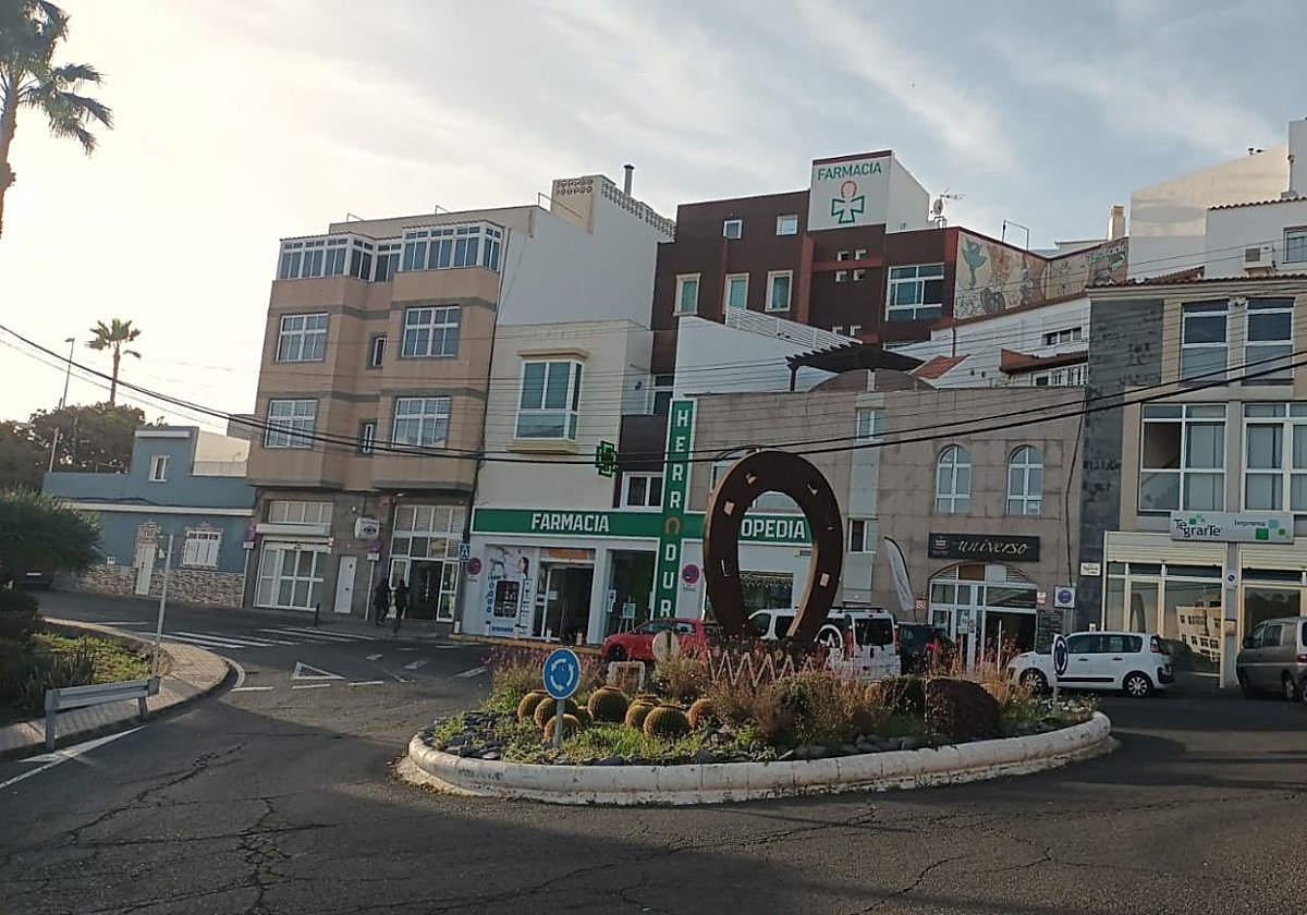 Imagen de la rotonda de acceso a La Herradura, en Telde, lugar donde sucedieron los hechos.