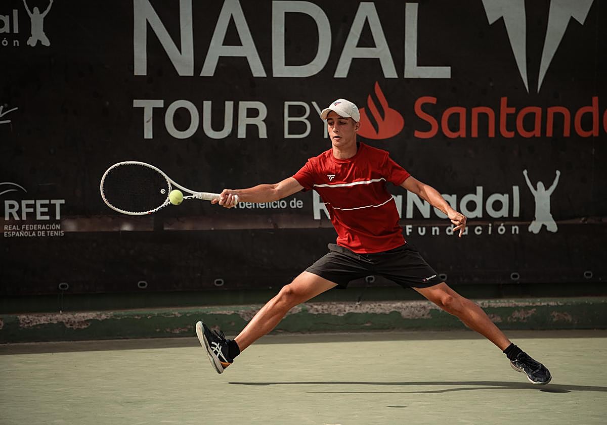 Imagen principal - Los canarios José Vega, Marina Ruiz y Marc Toral disputarán las finales del Rafa Nadal Tour By Santander 25