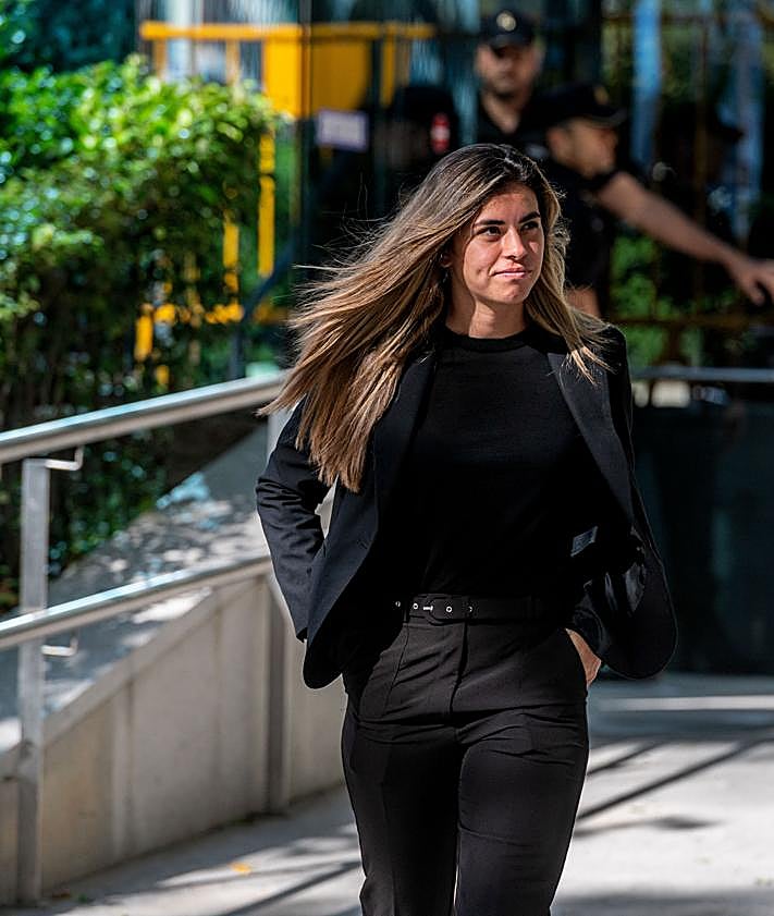 Imagen secundaria 2 - Misa, en dos secuencias con su club, el Real Madrid, y a la salida de los juzgados donde testificó por el caso Rubiales.