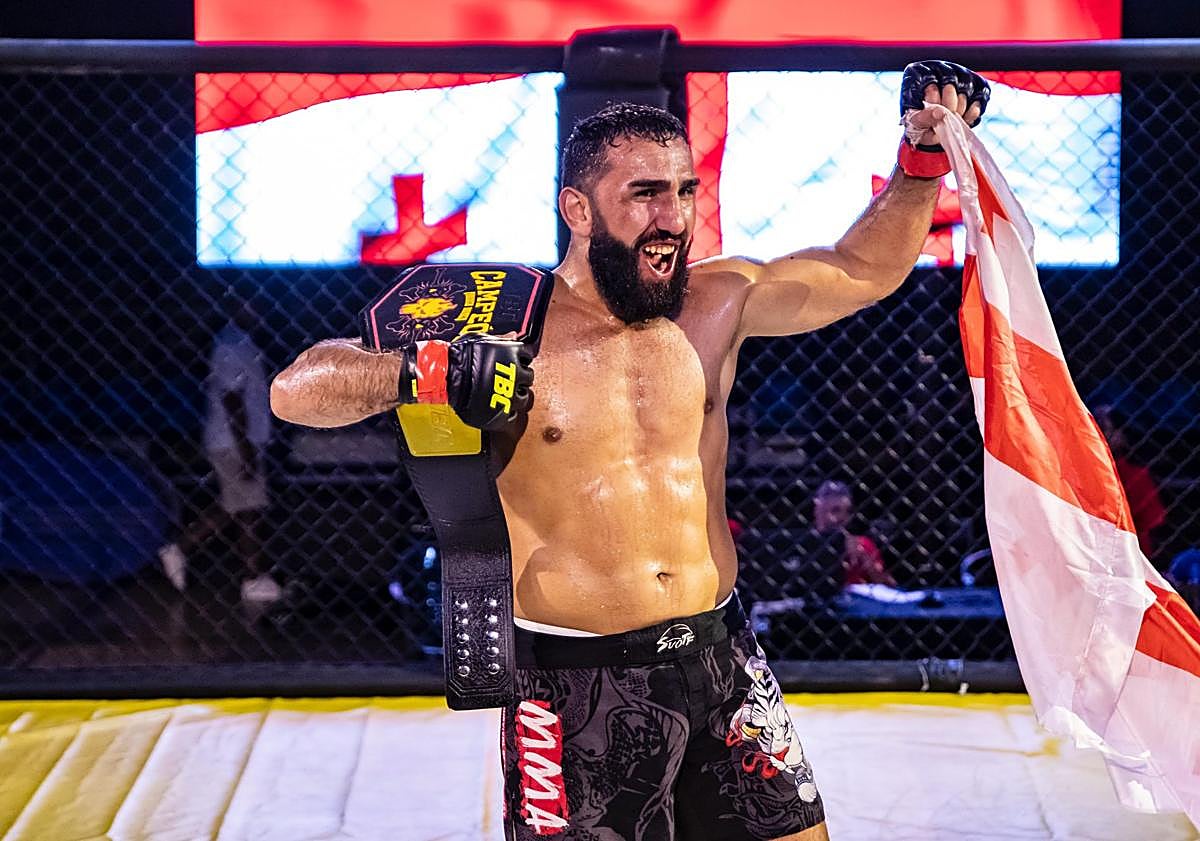 Imagen principal - El georgiano Ruslan Bolkvadze conquista la batalla de los estilos en el estreno del TBC MMA en Gran Canaria
