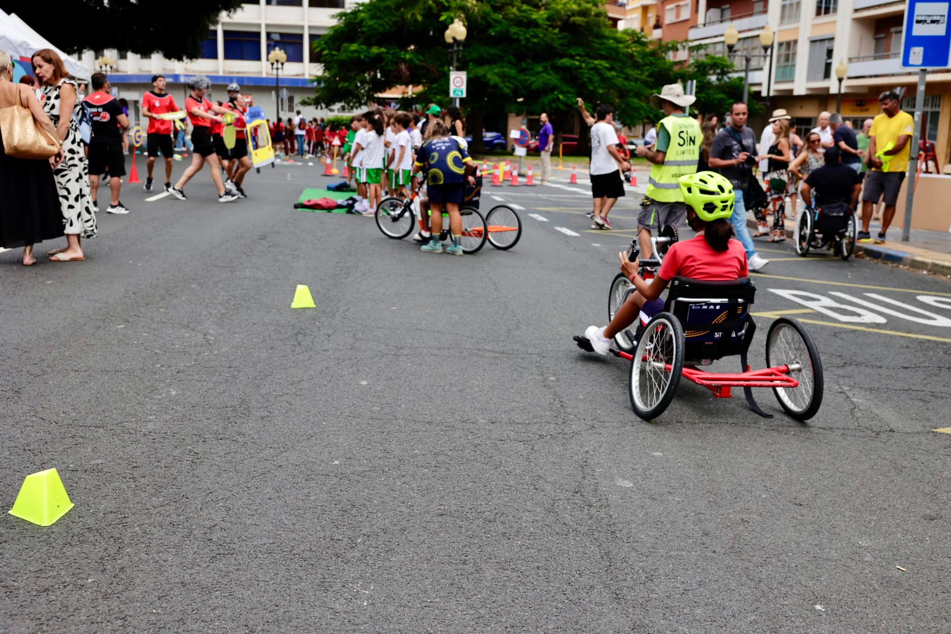 Nueva zona peatonal en el espacio urbano de Arenales
