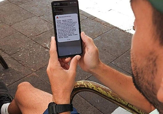 Mensaje de prueba de emergencia que se recibirá a través de los dispositivos móviles.