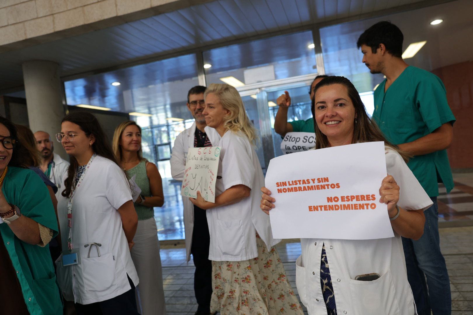 Los médicos arrancan la huelga por la estabilización