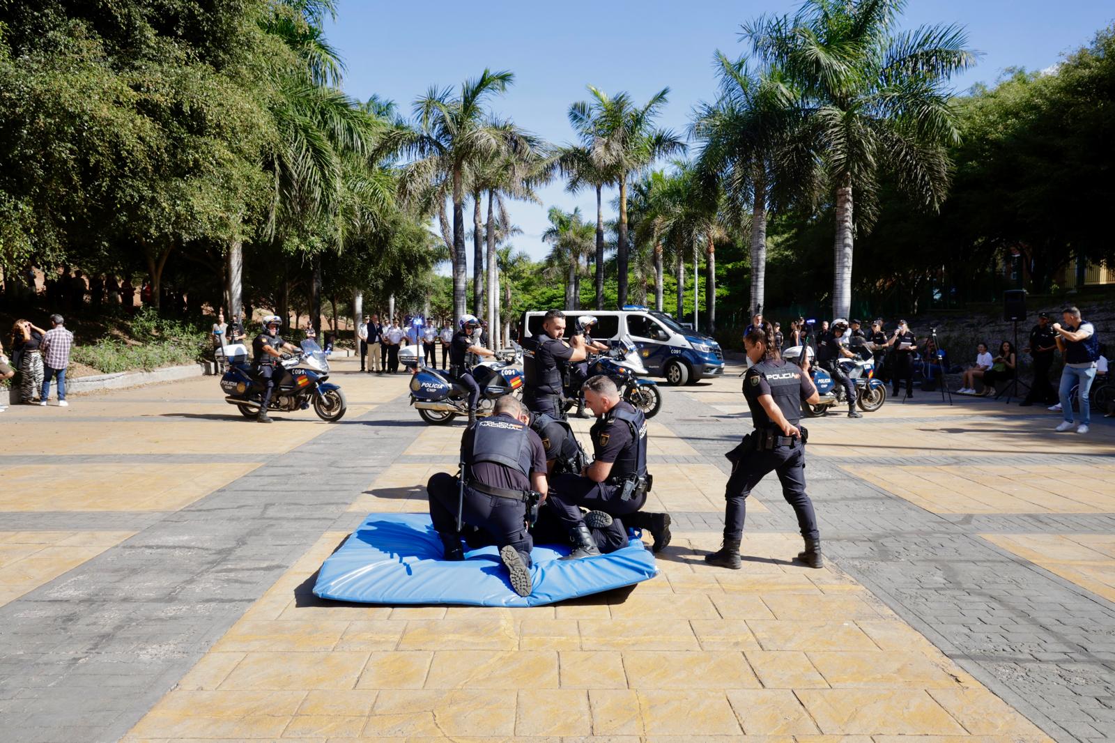 El alumnado de Primaria descubre la labor de la Policía Nacional en sus jornadas de puertas abiertas
