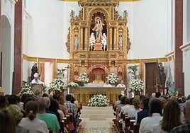 Un momento de la misa que presidió este miércoles el obispo José Mazuelos.