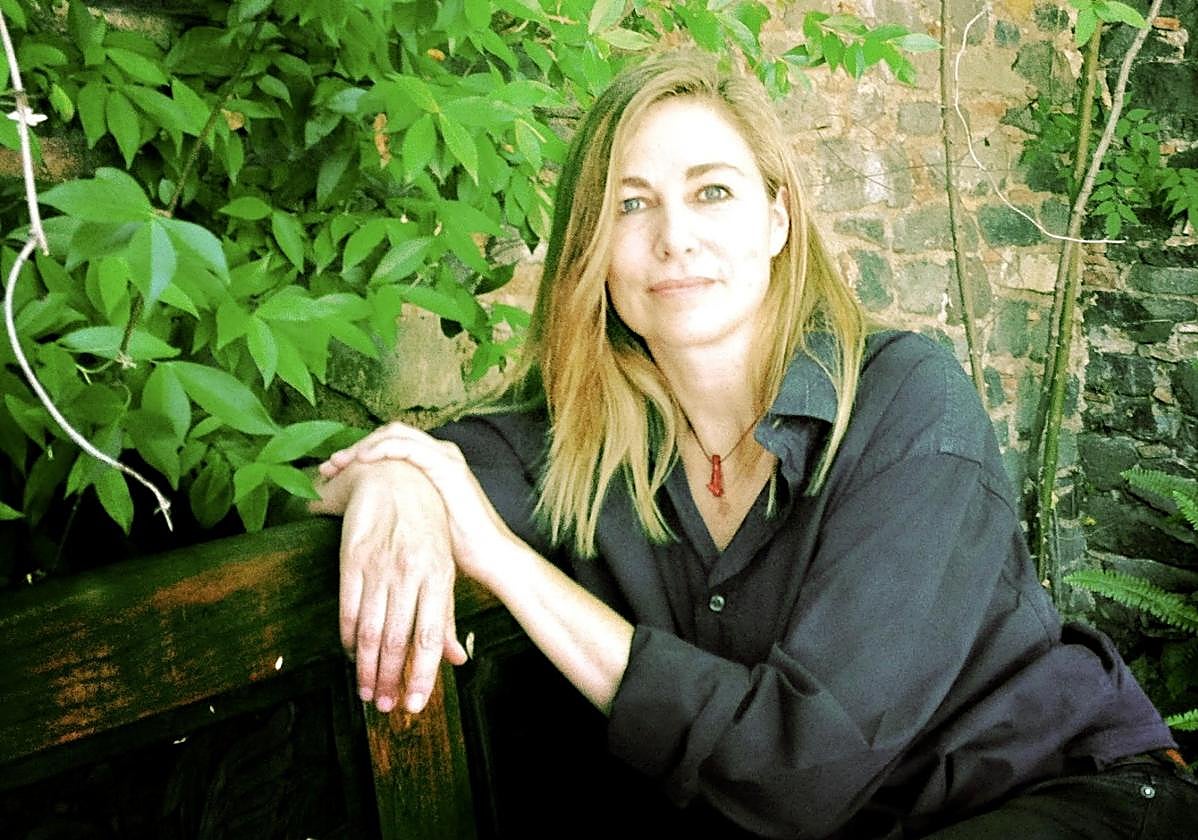 Imagen de Inka Martí, mujer polifacética que compagina la edición en Atlanta, junto a su marido Jacobo Siruela, y la defensa del medio rural.