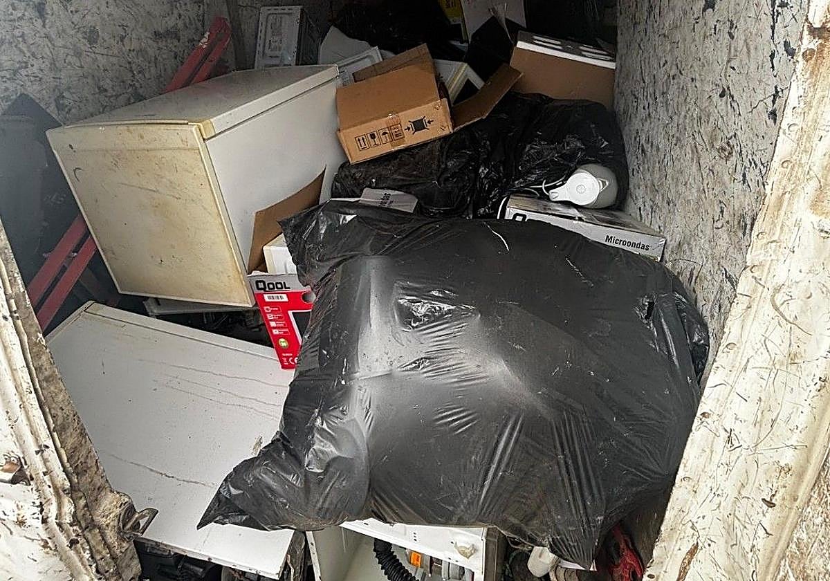 Imagen de la carga que llevaba el conductor en su vehículo.