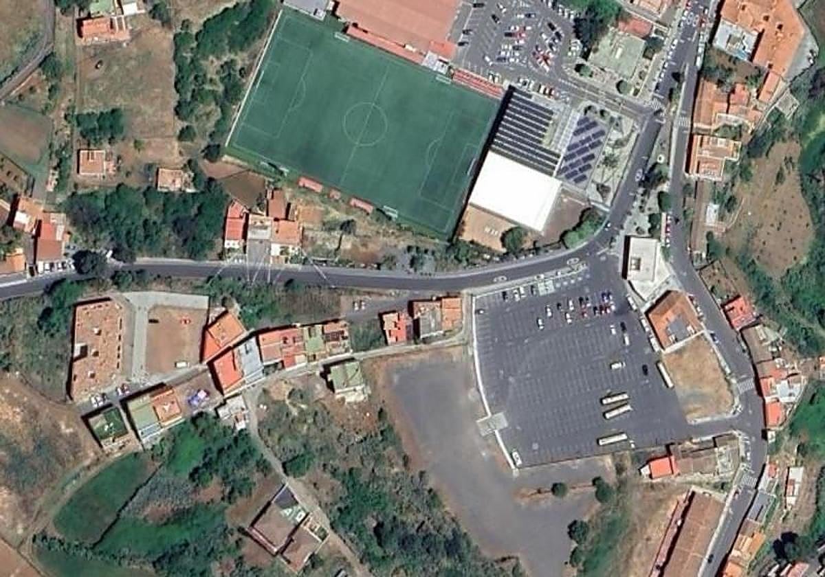 Vista aérea de la explanada de aparcamientos de Hoya Viciosa, en San Mateo.