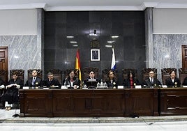 Jueces y magistrados asisten al acto en el Palacio de Justicia de Las Palmas de Gran Canaria.