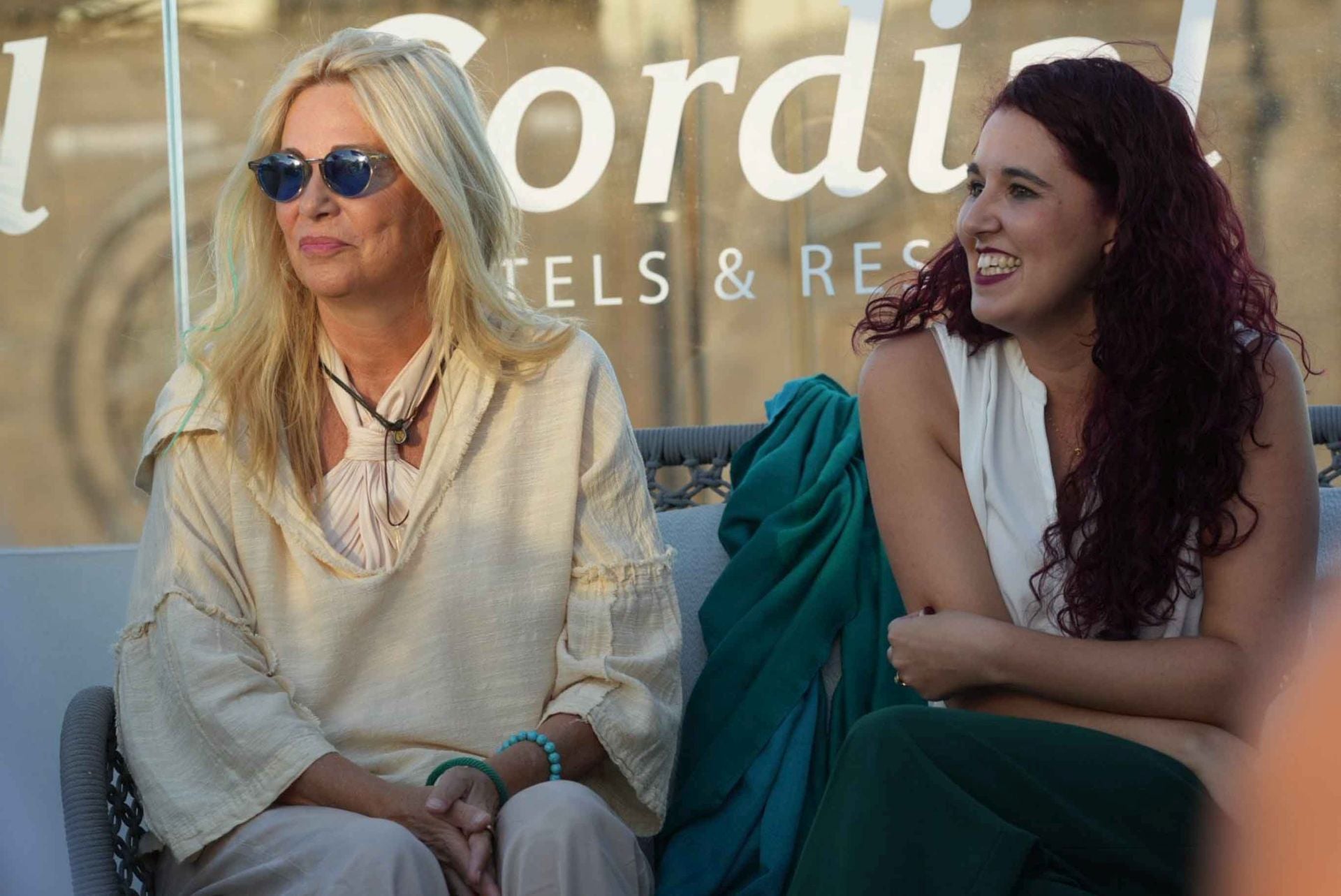 Los editores de Atalanta comparten encuentro con libreros canarios en la antesala de la gala Aglaya